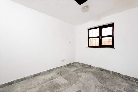 Property thumbnail image 4