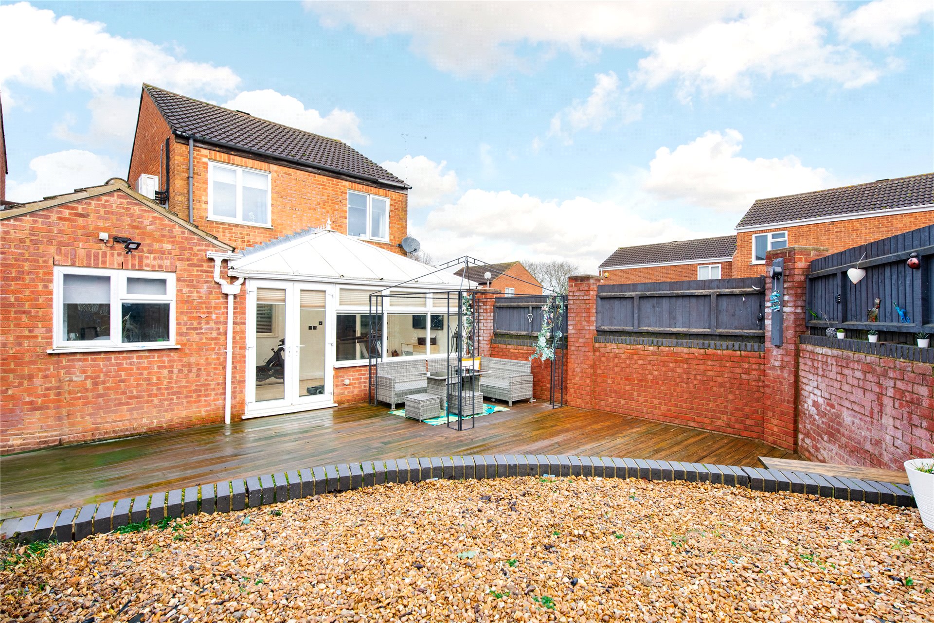 22 Granes End, Great Linford, Milton Keynes, Buckinghamshire, MK14 5DX ...