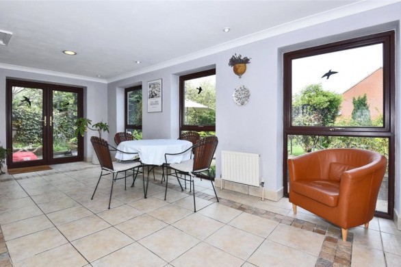 Property thumbnail image 4